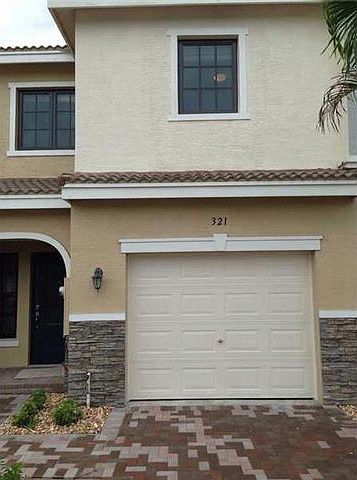 1st image of 300 NE 194th Ln