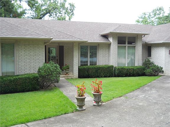2nd image of 46 Lavendon Circle Dr