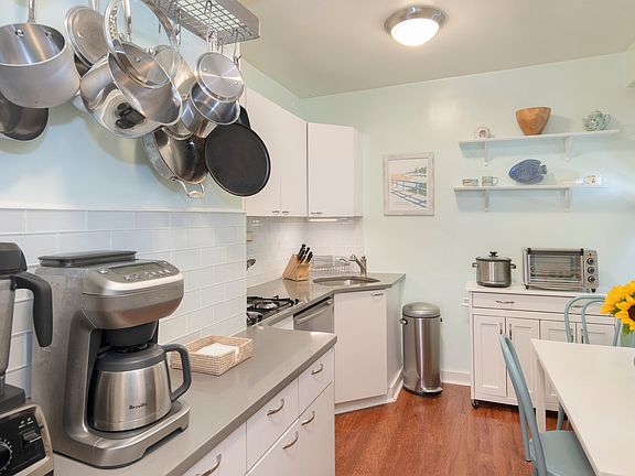 4th image of 205 E 78th St APT 3-H