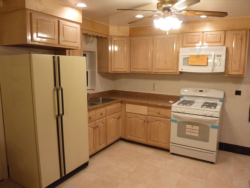 1st image of 126 Loomis Ave