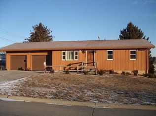 208 E 7th St, Osmond, NE 68765