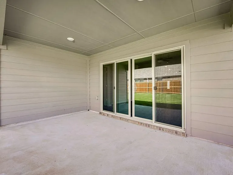 605 Cedar Springs Dr — Photo 23