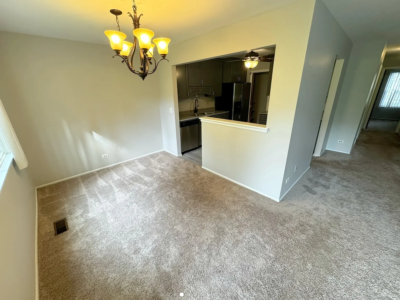 2 bed, 840 sqft, $2,200 — Photo 4