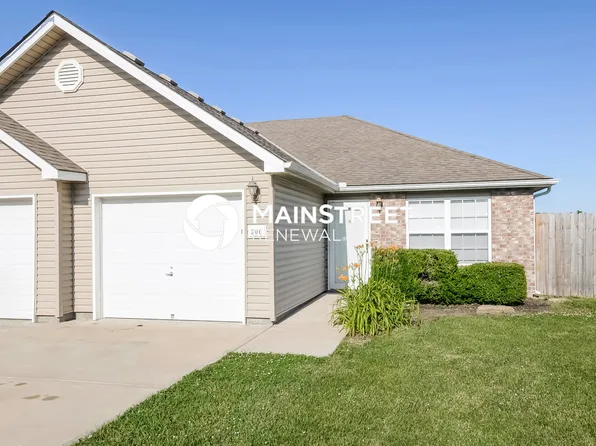 200 Palmer Ct, Pleasant Hill, MO 64080