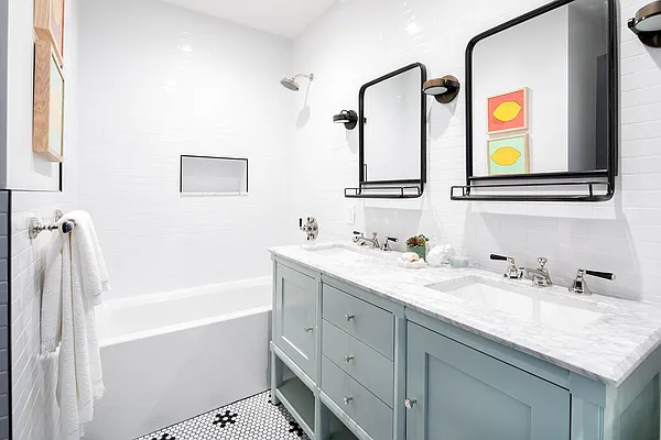 Sold by Compass | media 9