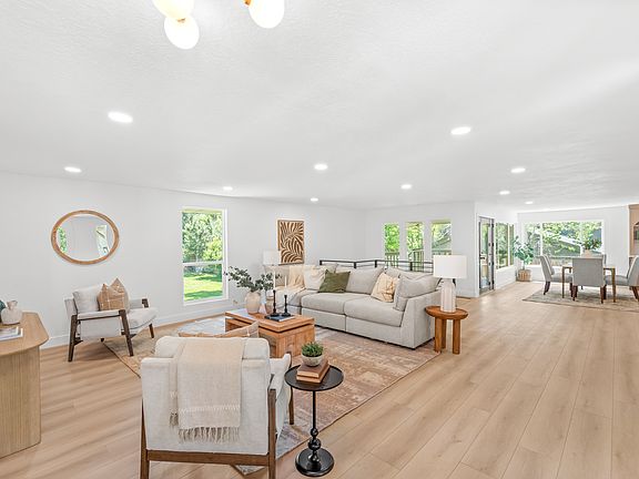 3rd image of 2096 E Linden Cir S