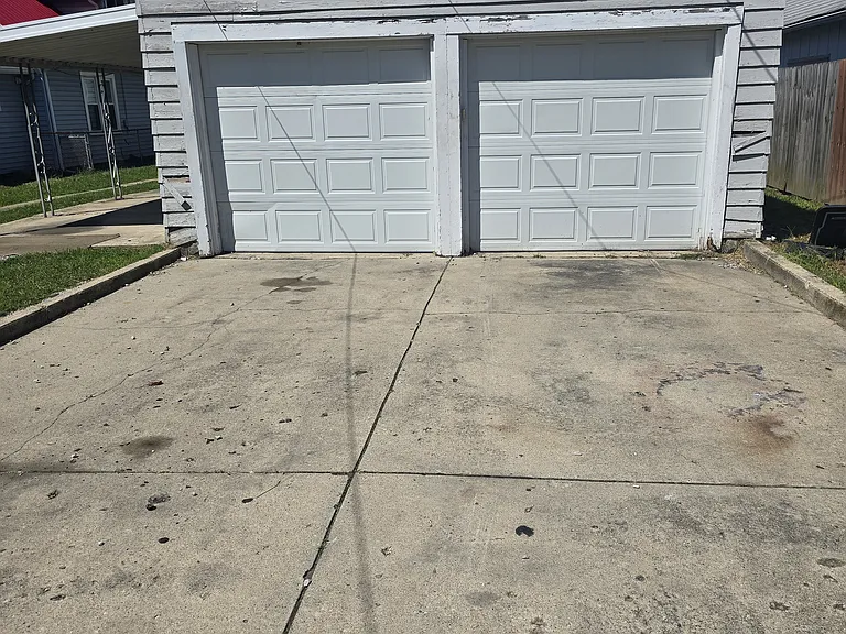 2528 Lincoln St — Photo 7