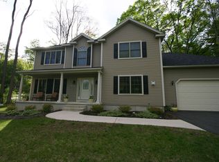 329 Rocky Hill Rd, Northampton, MA 01062