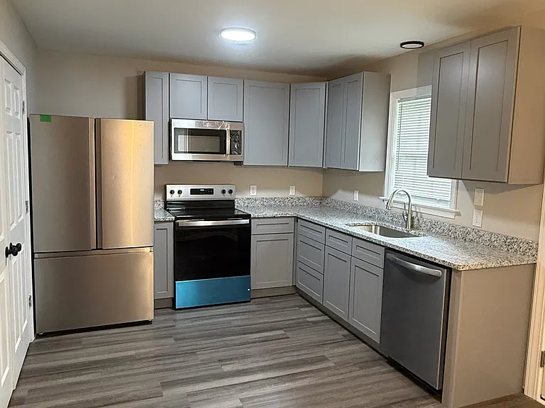 912 Lisk St — Photo 3