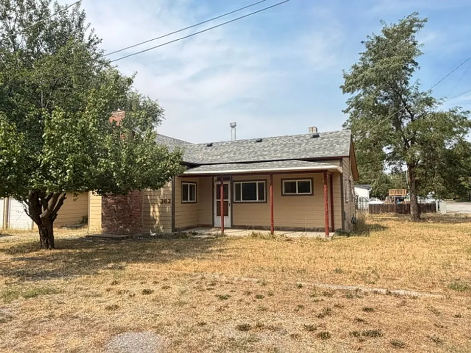 363 E Elm St