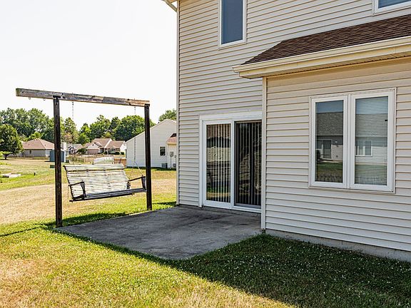 3rd image of 306 Rathert Ct