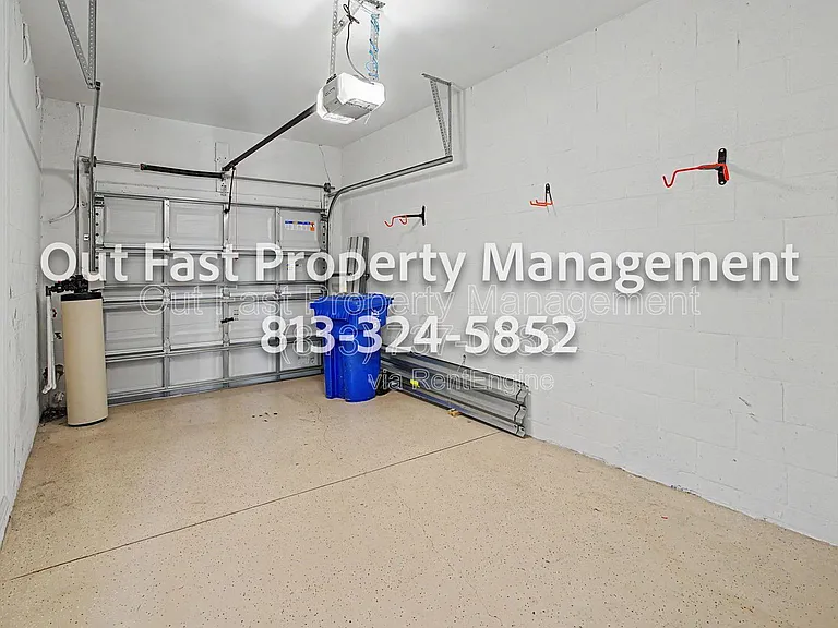 6919 Holly Heath Dr — Photo 19