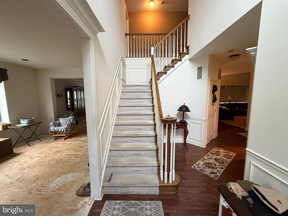 89 Hillside Ln, Mount Laurel, NJ 08054 | Zillow