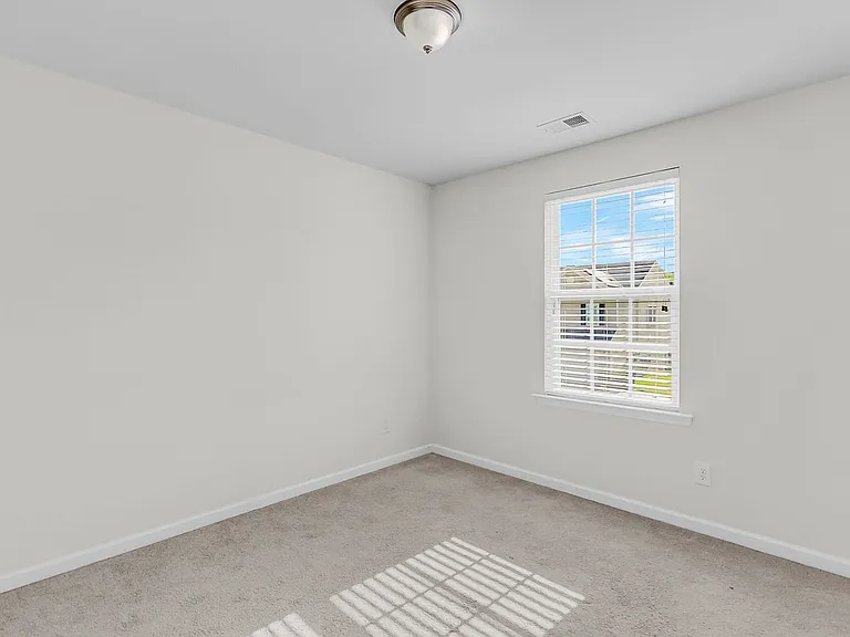 212 Longford Dr — Photo 28