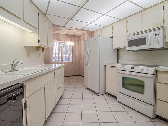 5th image of 10860 W Thunderbird Blvd