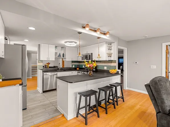 3 Adams Ave, Methuen, MA 01844