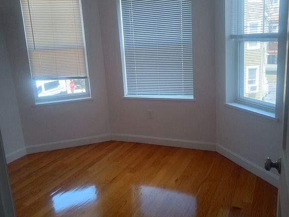 3rd image of 411 Shirley St APT 2