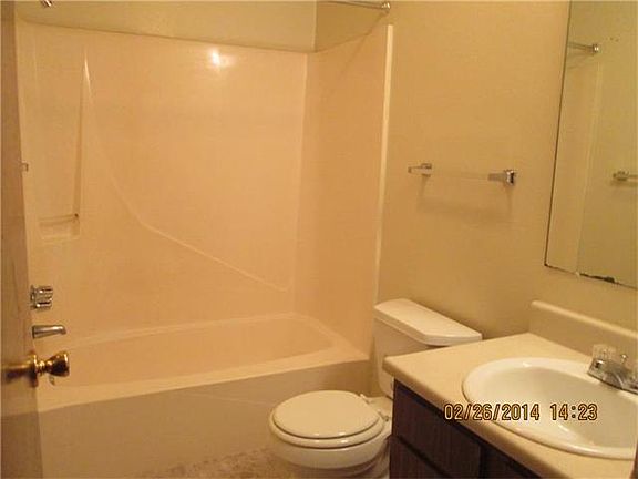 5th image of 2825 Greenwood St APT B