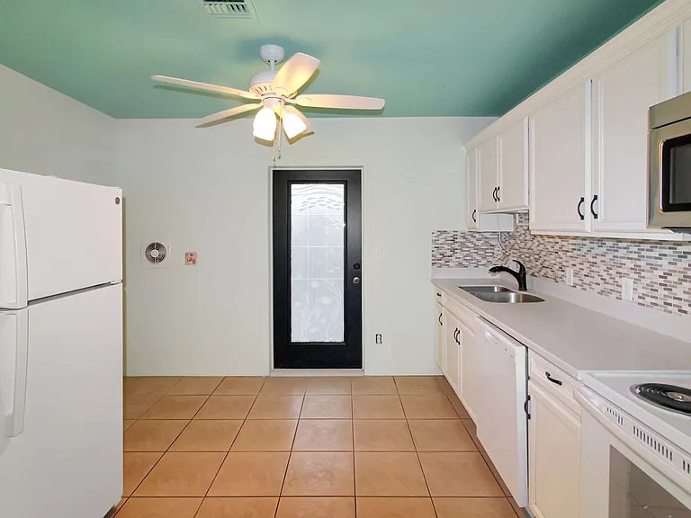 3090 Sunset Beach Dr — Photo 3