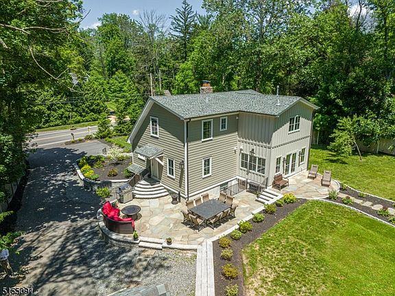 2nd image of 302 Mendham Rd
