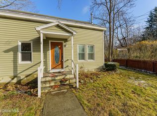 595 Dunham Hollow Rd, Averill Park, NY 12018