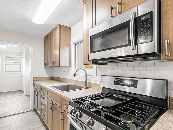 5th image of 4796 1/2 S Grant St