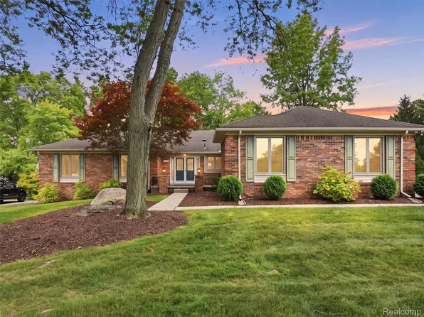 12703 Portsmouth Ct, Plymouth, MI 48170
