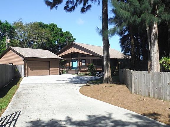 5th image of 10553 Lake Breeze Dr