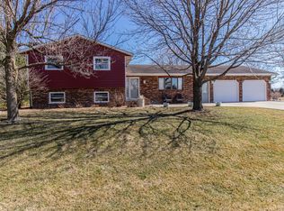 11 Erin Dr, Cherry, IL 61317