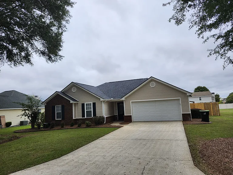 Another "Full View" of the entire house.