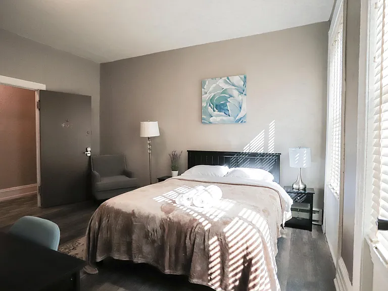 302 S 12th St #403 — Photo 12