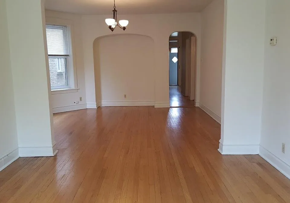 Full, separate dining room!