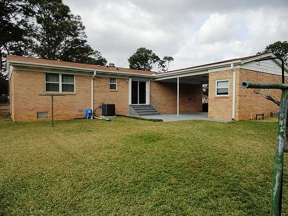 3rd image of 825 Berkley Dr