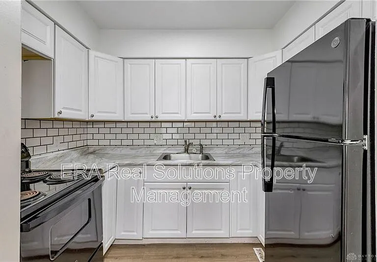 1241-1255 Devon Ave #1243-D — Photo 8