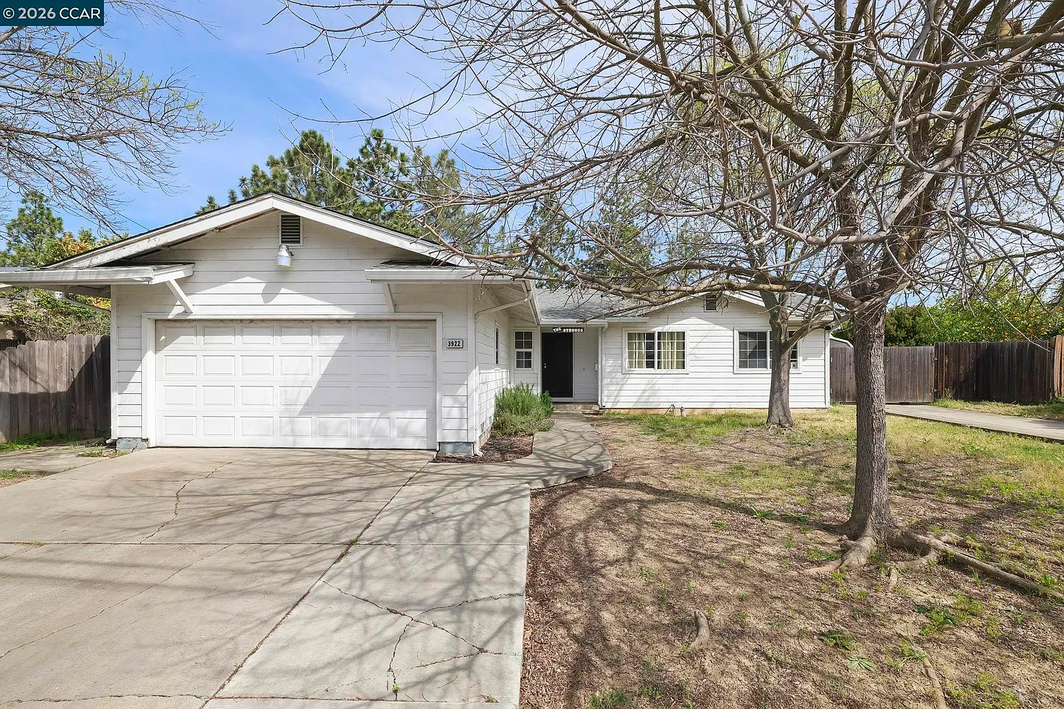 3922 Bayview Cir photo 1