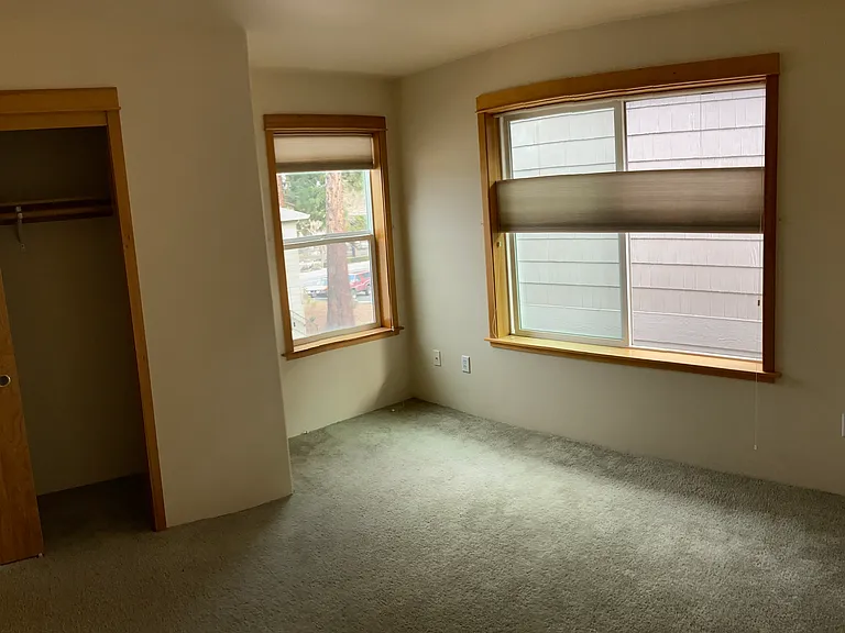 22 Logan Way — Photo 16