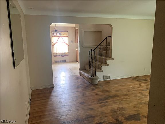 5th image of 21400 Wilmore Ave