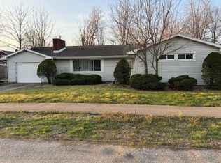 307 W Crawford Ave, Effingham, IL 62401