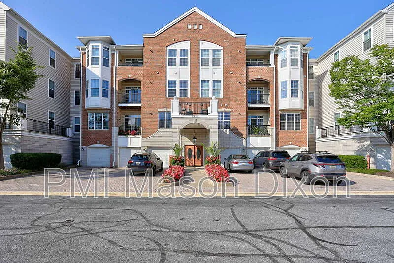 2 bed, 2.0 bath, 1500 sqft, $3,000 — Photo 2