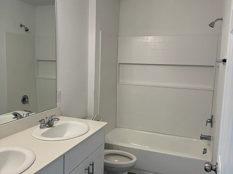528 Lake Erie Dr — Photo 20