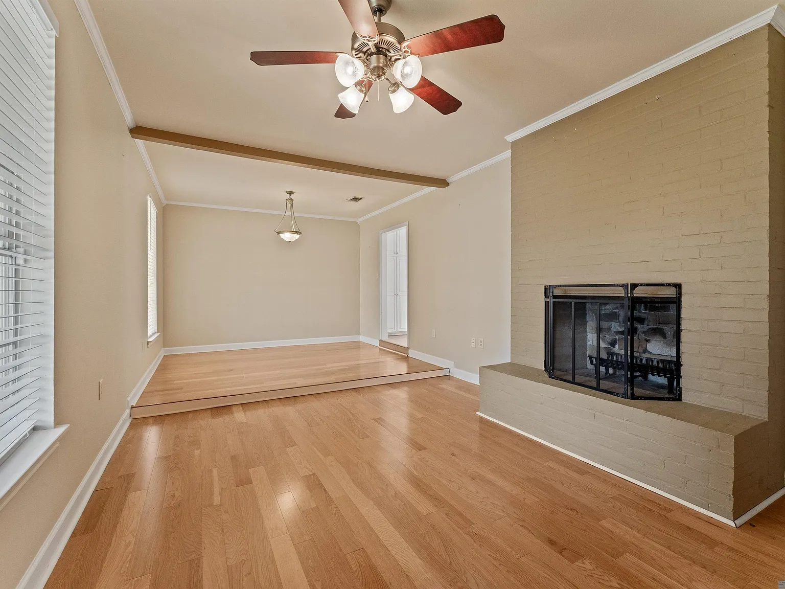 4 bed, 2140 sqft, $2,100 — Photo 4