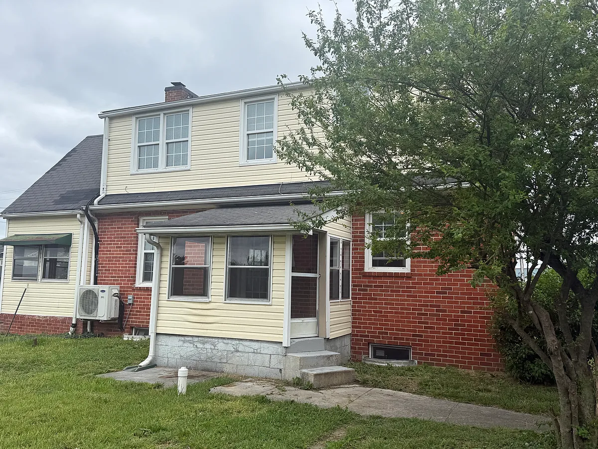 Building Photo - 129 Garber Ln