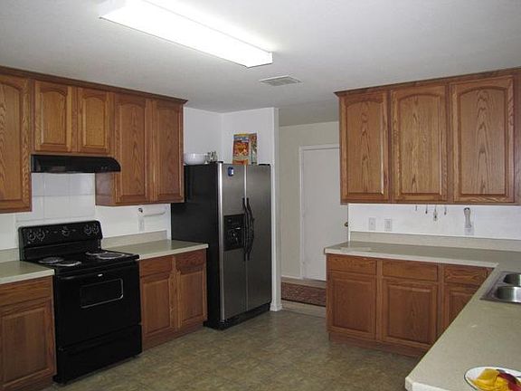 4th image of 917 Cedar Creek Dr