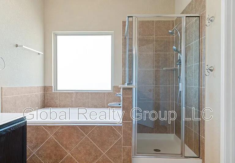516 Stonebrook Dr — Photo 22