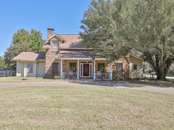 2382 Crystal Dr, Athens, TX 75752