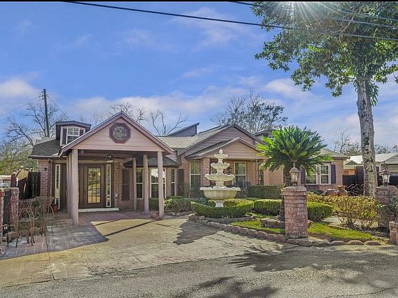 2nd image of 409 Davis St