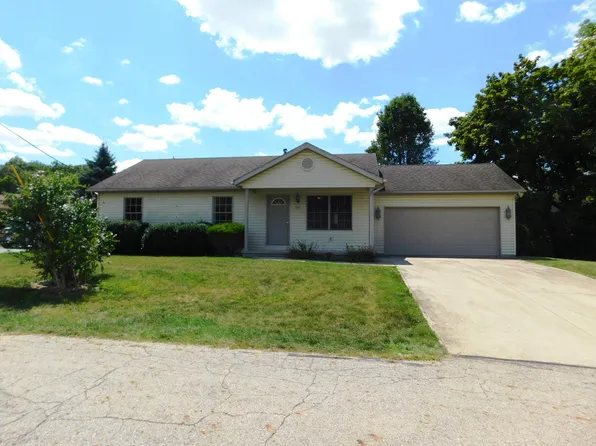 624 Mires Ln, Sidney, OH 45365