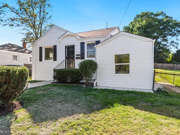 1312 Dunbar Oaks Dr, Capitol Heights, MD 20743