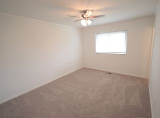 200 Morewood Dr, Ballwin, MO