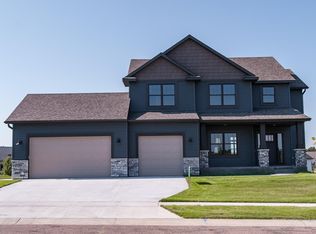 2052 Thea Ln SW, Rochester, MN 55902